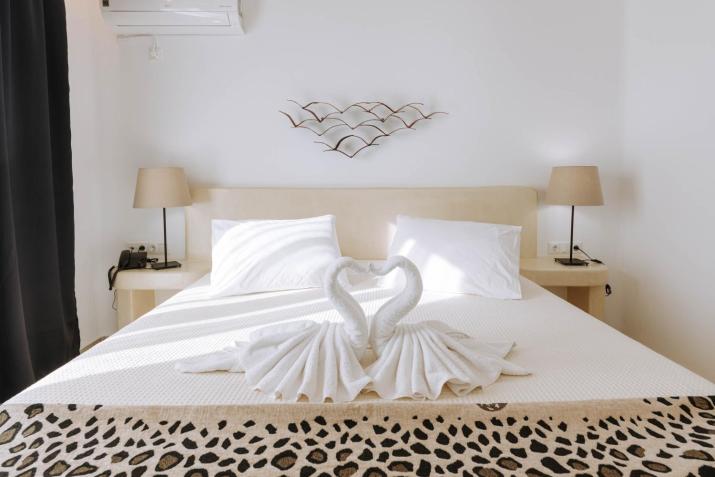 HOTIDAY Room Collection - Naxos