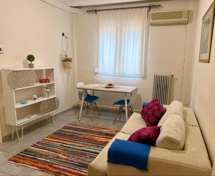 Cozy apartment in Ano Poli