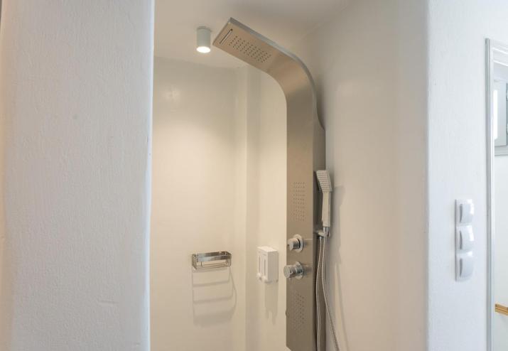 WHITE W1 New studio in Naousa