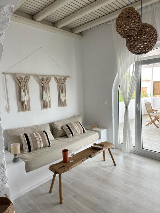 Cavos Paros Stunning Two bedroom Apartment With Spacious Veranda In Aliki, Paros