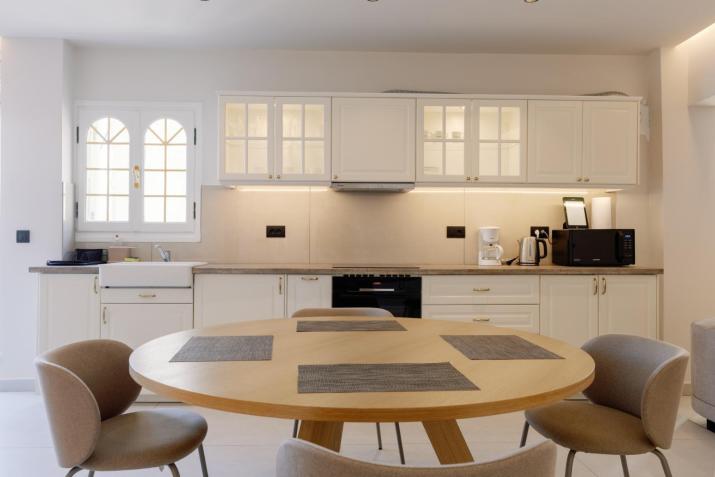 Old town luxury apartment 3