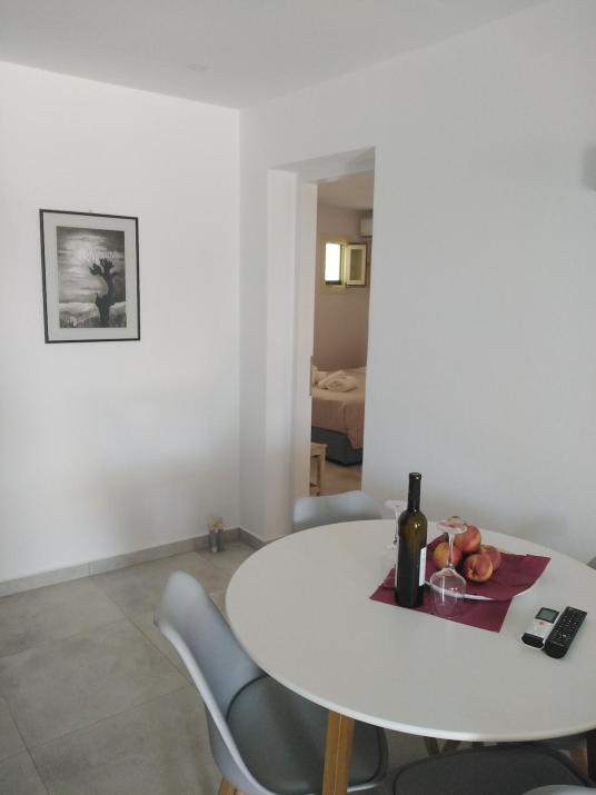 Julia's Beach Studio, familienfreundlich am Meer,mit XL Terrasse, Meerespanorama