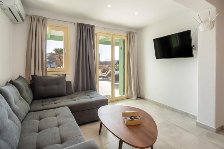 Julia's Beach Studio, familienfreundlich am Meer,mit XL Terrasse, Meerespanorama