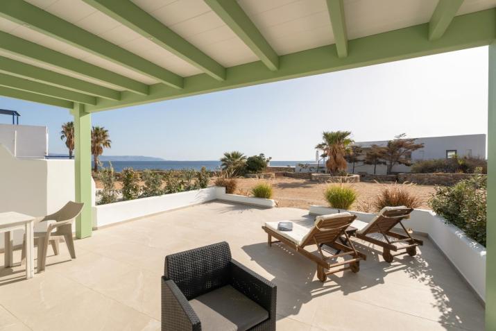 Julia's Beach Studio, familienfreundlich am Meer,mit XL Terrasse, Meerespanorama