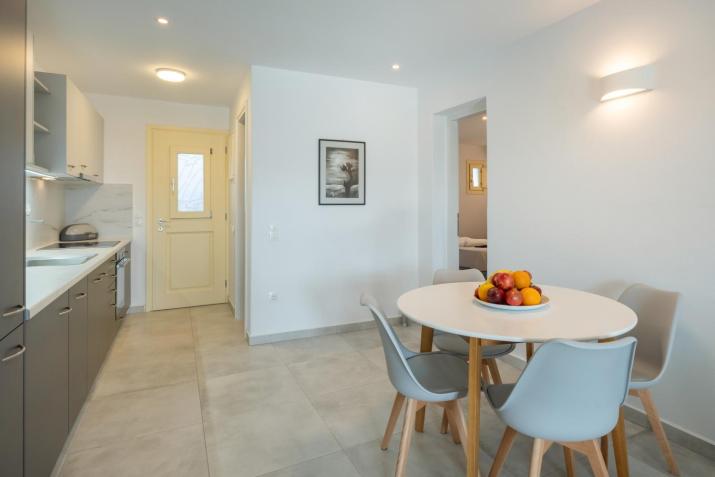 Julia's Beach Studio, familienfreundlich am Meer,mit XL Terrasse, Meerespanorama