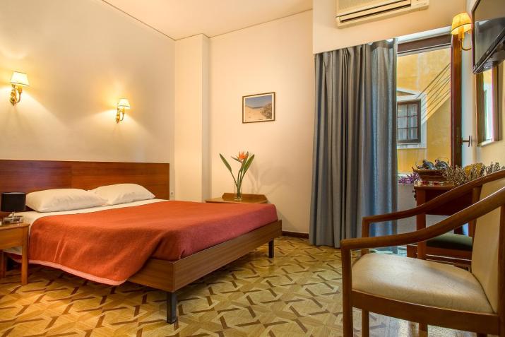 Nefeli Hotel