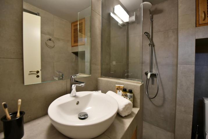 Hydra's Ideal Accommodation