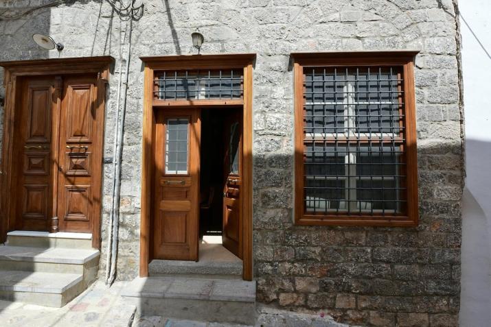 Hydra's Ideal Accommodation