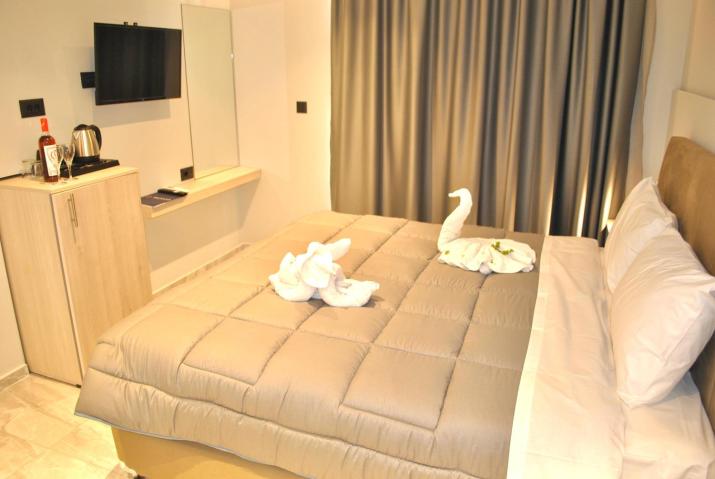 Sonia Hotel & Suites