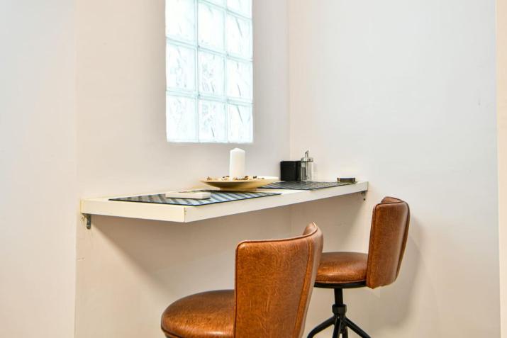 Modern Flat in Central Athens (Chrysanthemum)