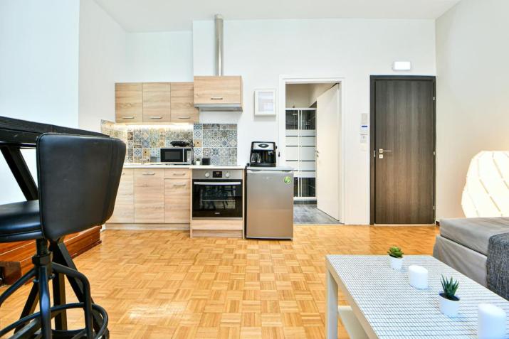 Modern Flat in Central Athens - Lavatera
