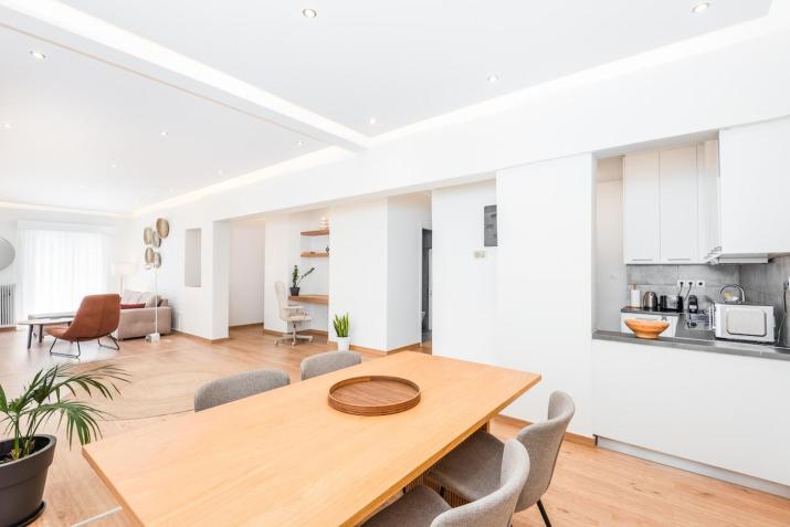 Spacious apt with 2 beds and 2 baths in Pagrati