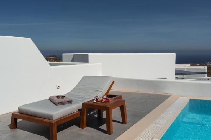 Oikos Santorini Living Concept