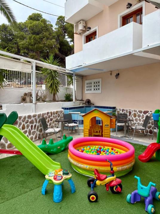 Costantonia Holiday Apartments