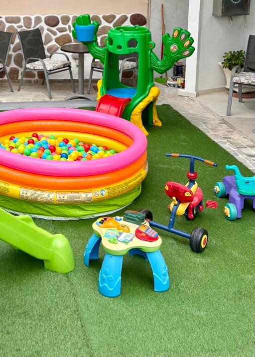 Costantonia Holiday Apartments