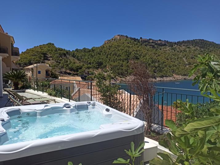 Dionos Villa with Jacuzzi