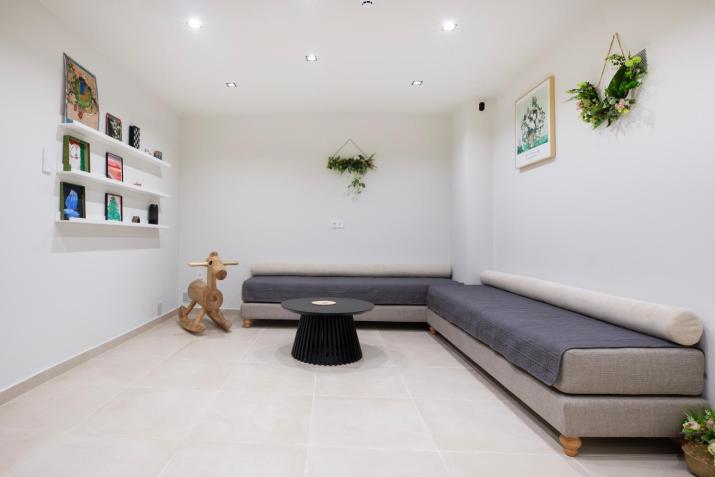 M&H and their friends B