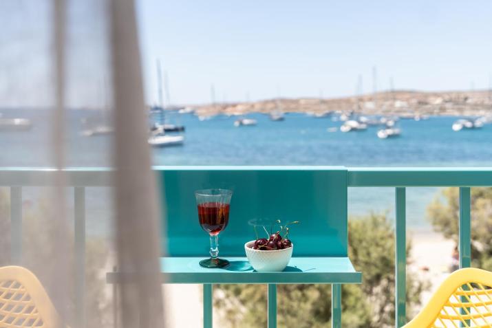 Play Paros