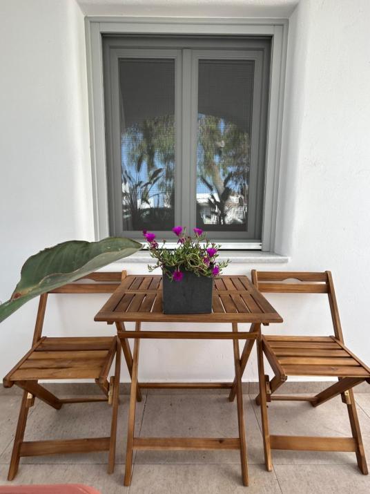 To Spitaki sas, in Santorini!