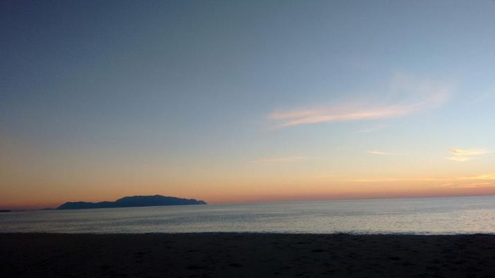 Beach House Into the Green!