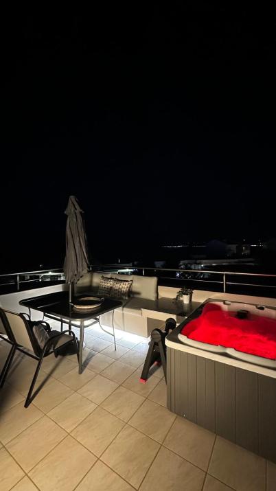 Marilena Mare Seaside & Jacuzzi House 50meters from sea