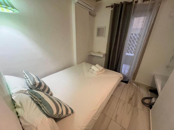 Hidden Garden 2BR with Patio