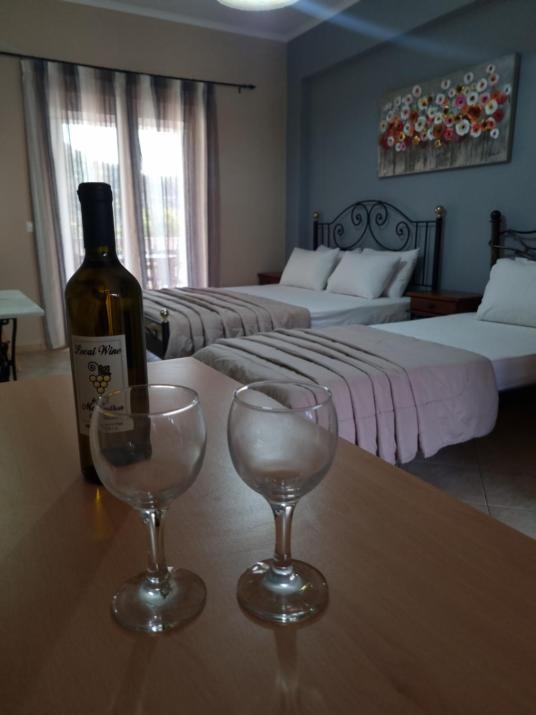 Marathon Studios & Apartments