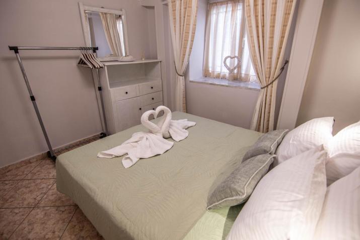 Nonna Konstantina- old town center