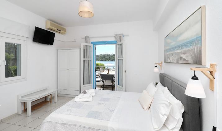 Anastasia Studios & Apartments