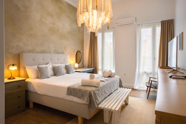 Dimora - A Spacious Luxury Penthouse in Town's Heart