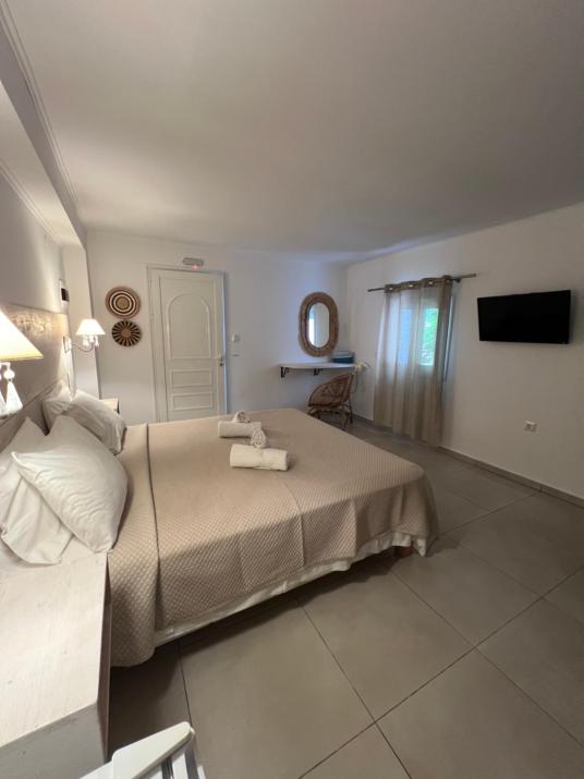 Pacifae Hotel