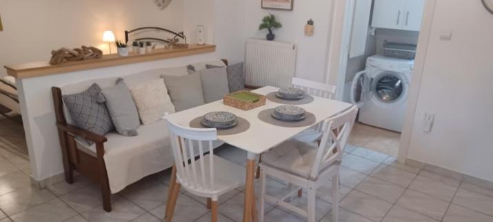 Cozy studio in Pantokratoras