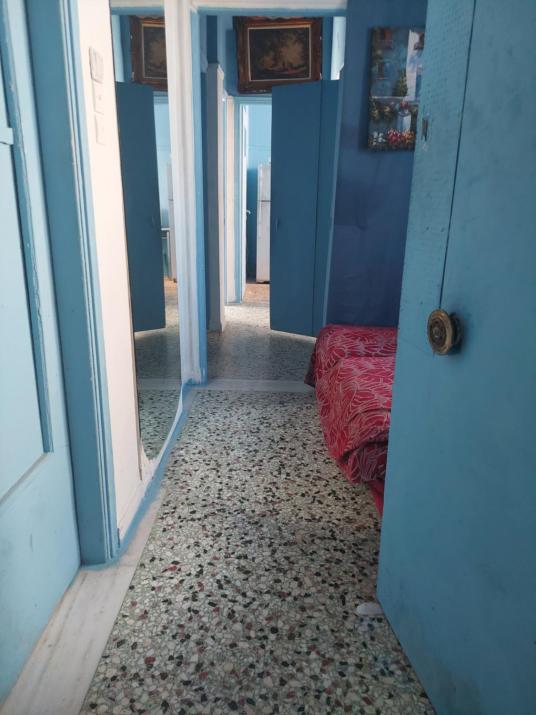 SHARING ROOM IN NEAR THISSIO METRO STATION BY ACROPOLIs