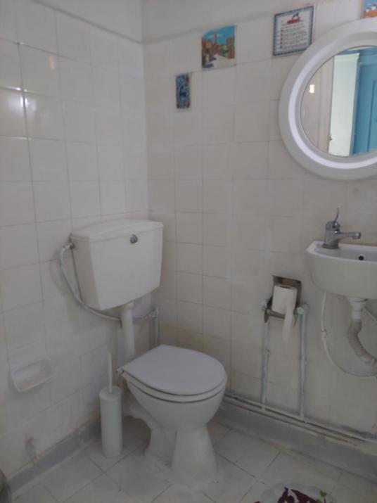 SHARING ROOM IN NEAR THISSIO METRO STATION BY ACROPOLIs