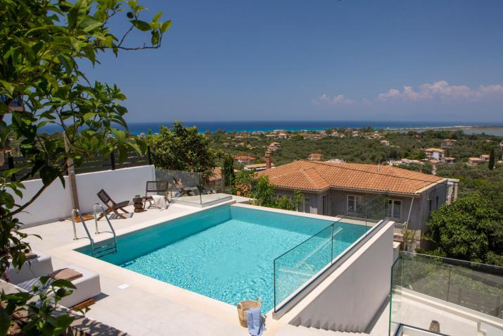 Villa Dimitris - The House & The Suite