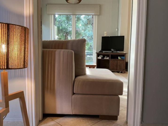 2BDRM Glyfada Residence - Jacuzzi, Garden & Parking