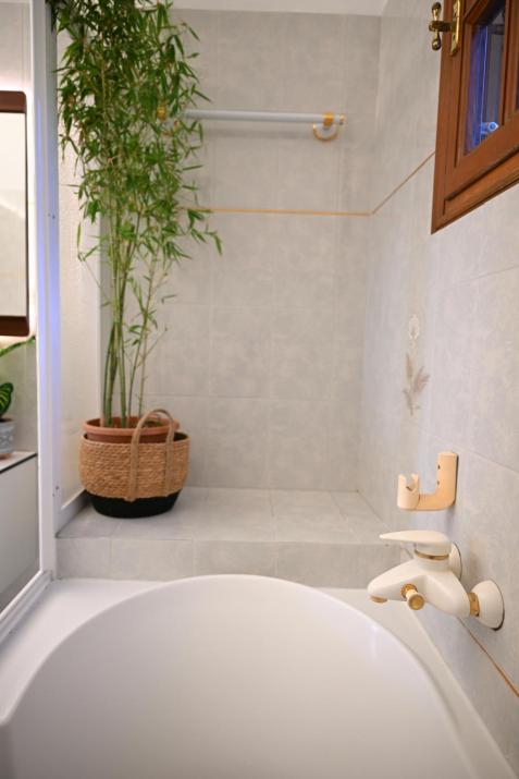 Villa Sea View Gem Steps to Zia Square Hot Tub