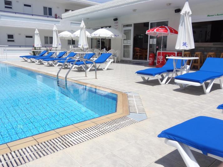 Michalis Studios & Apartments