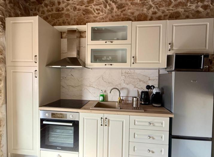 Lithari Suites