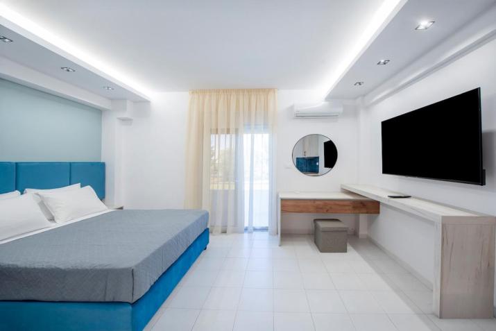 Dorothea Apartments #2 with garden view