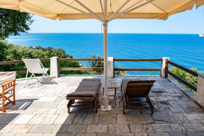 Hideaway in Damouchari with private access to sea ANNA's HORIZON