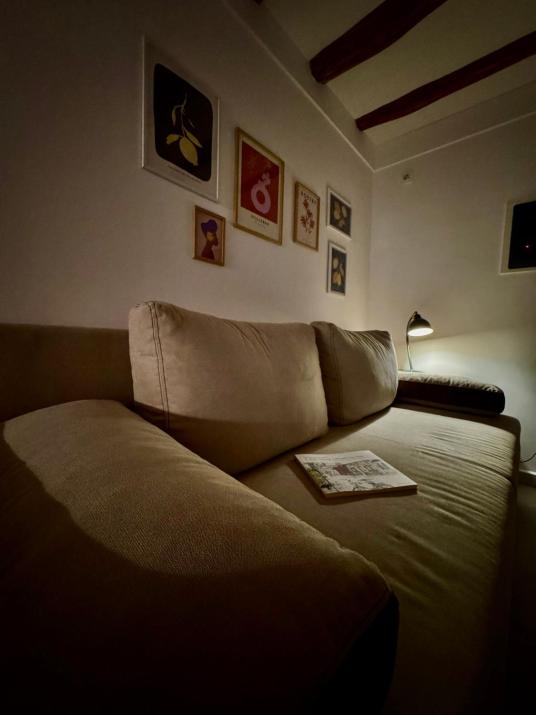 Akonelia - chora center