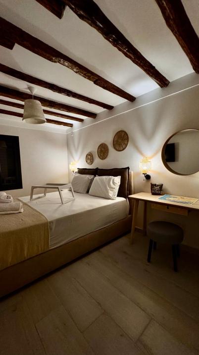 Akonelia - chora center