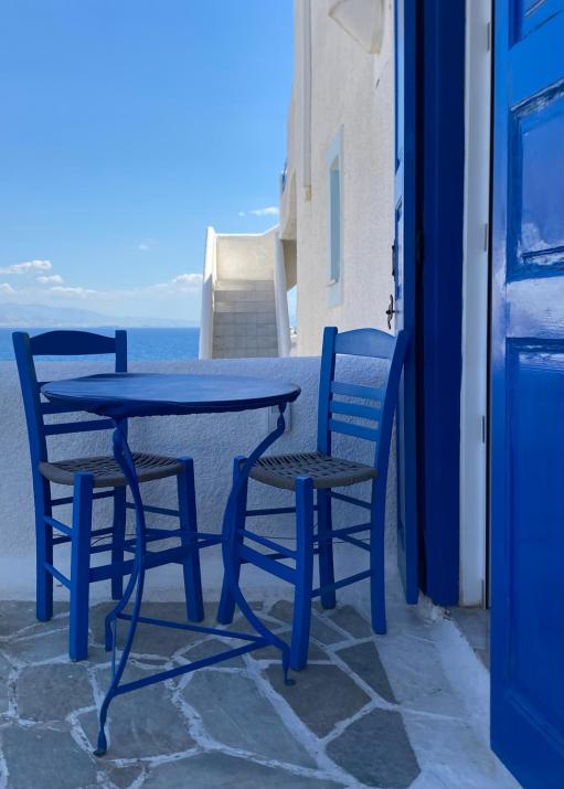 Blue Dolphin Studios and Apartment