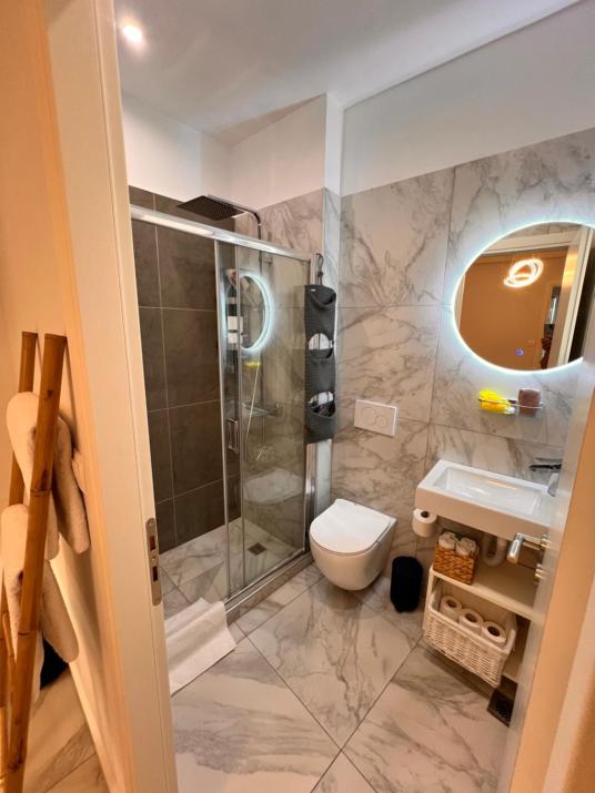 Casa de Tres Hermanos in the heart of Athens