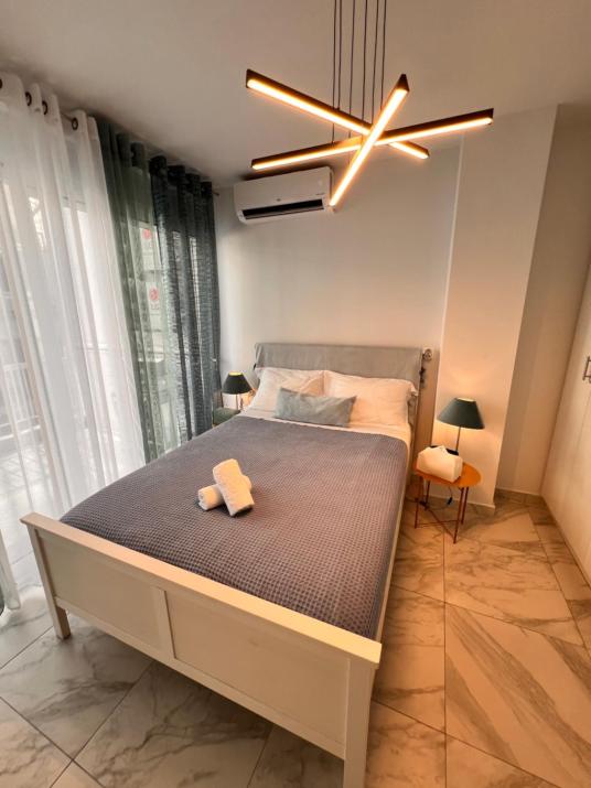 Casa de Tres Hermanos in the heart of Athens