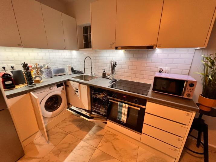 Casa de Tres Hermanos in the heart of Athens