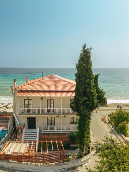 Kelly Beach Hotel