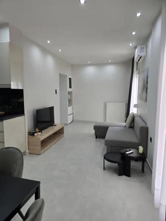 B&M apartment with balcony near the waterfront