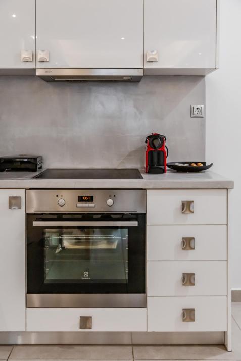 SYNTAGMA VOULIS STREET MODERN APARTMENT